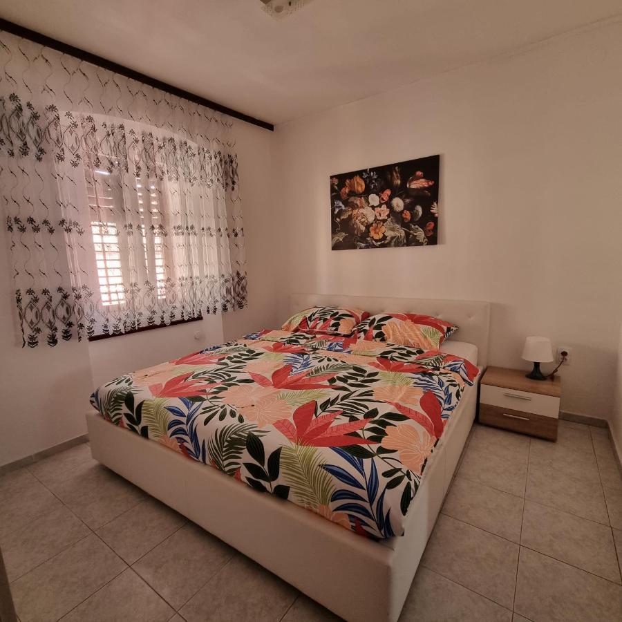 Apartman Dora With Sea View And Terrace Umag Zewnętrze zdjęcie
