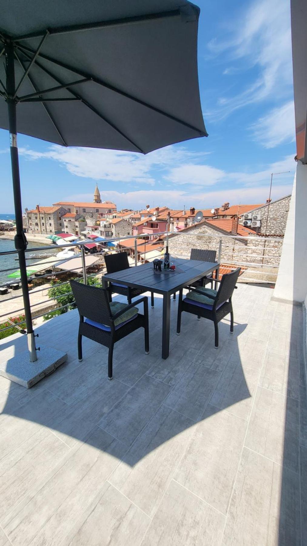 Apartman Dora With Sea View And Terrace Umag Zewnętrze zdjęcie