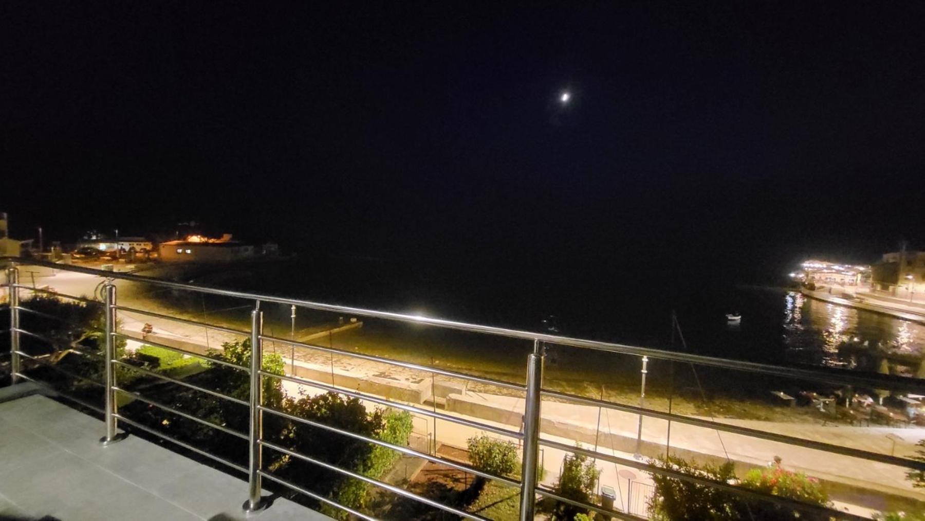 Apartman Dora With Sea View And Terrace Umag Zewnętrze zdjęcie